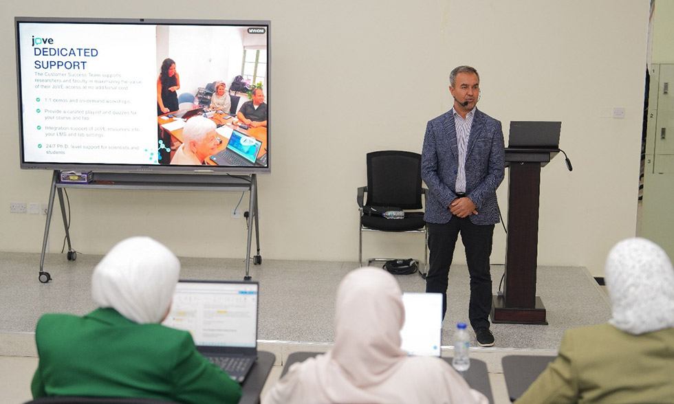 DMU College of Pharmacy Hosts Faculty Development Session on New Platform for Research and Education